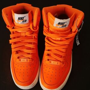 Nike Air Force 1 High LV8